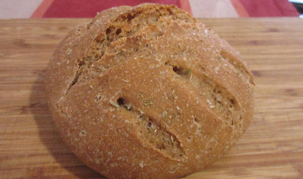 Pane integrale di farro e di orzo con la pasta madre