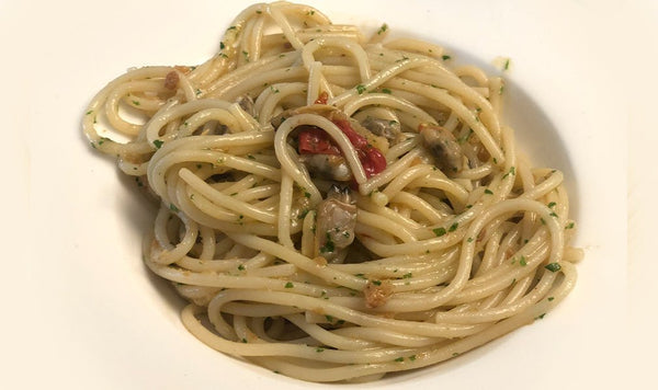 SPAGHETTI SENATORE CAPPELLI, VONGOLE E RISOTTATI CON BOTTARGA